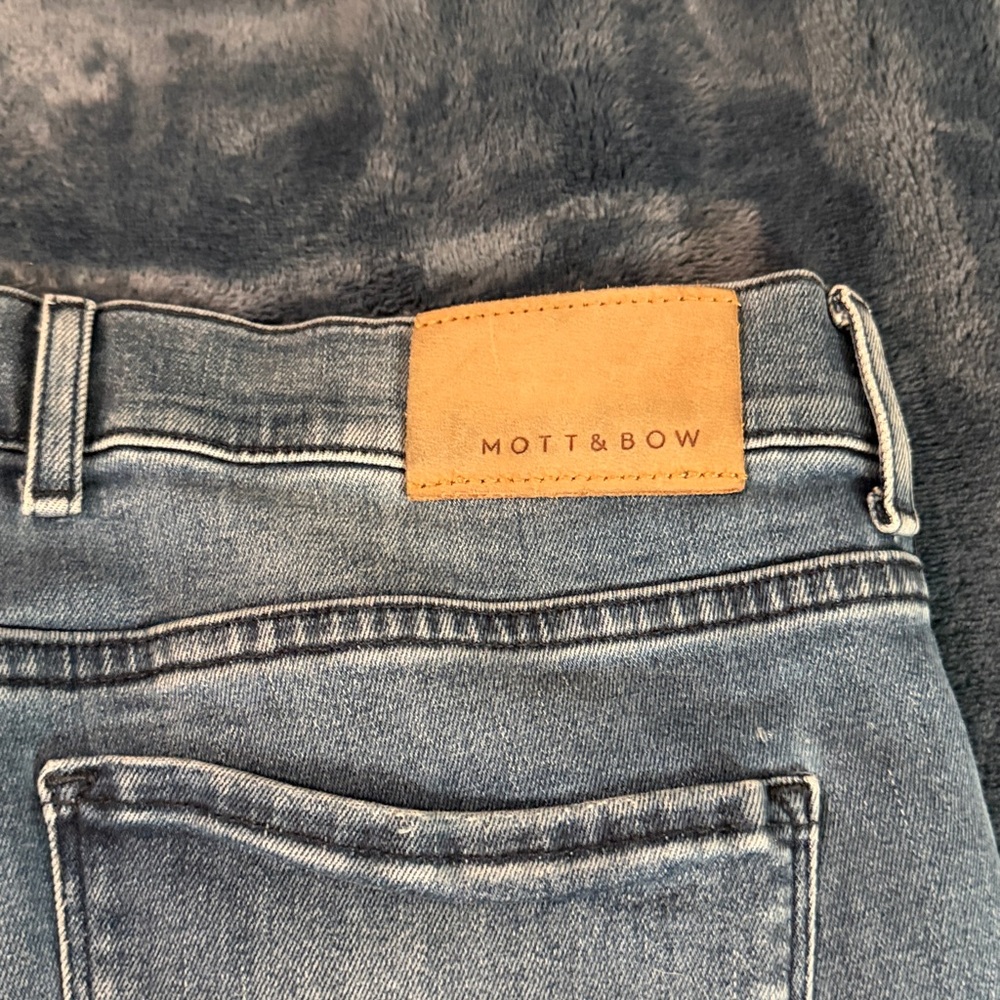 Mott & Bow Men’s Slim Jeans - Blue - Picture 8 of 10